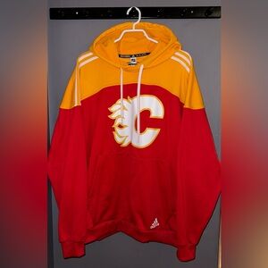 Calgary Flames Pullover Hoodie - Brand: Adidas / Size: XXL